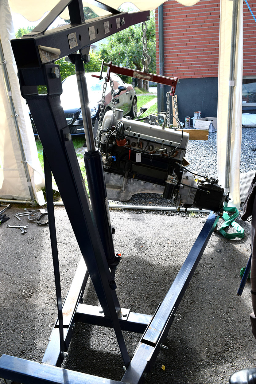 The M180II being prepared for going into the engine bay of my 219 Ponton